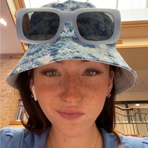 Meet your Posher, Katelyn